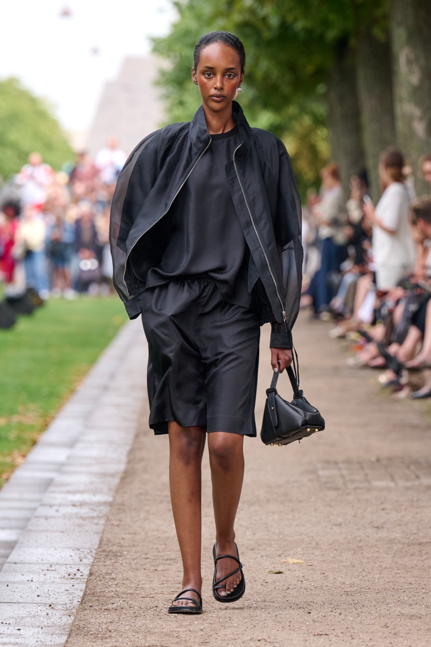 ss27-copenhagen-fashion-week-fashion-mkdt-studio-runway-2x3-james-cochrane-23