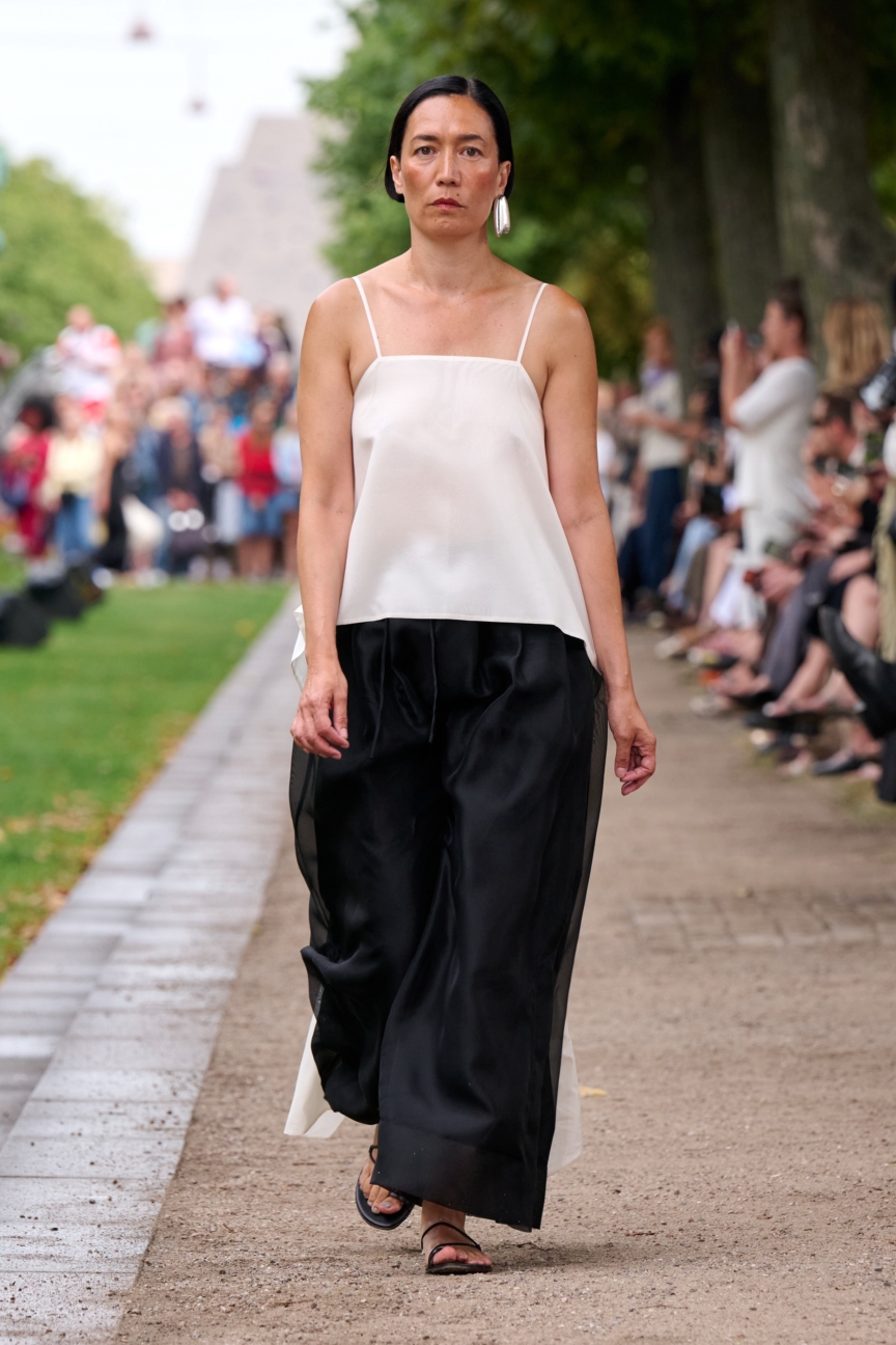 ss27-copenhagen-fashion-week-fashion-mkdt-studio-runway-2x3-james-cochrane-27