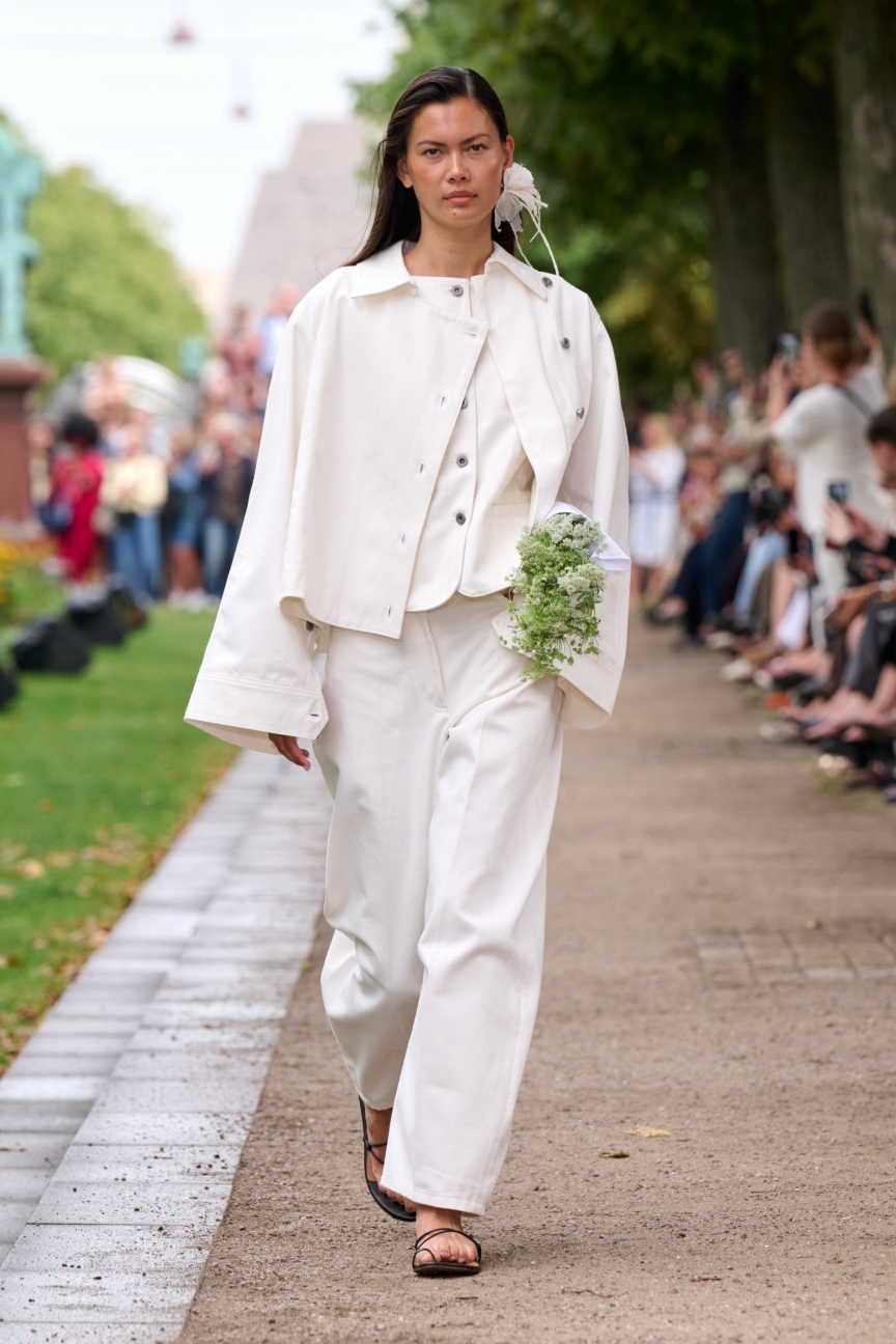 ss27-copenhagen-fashion-week-fashion-mkdt-studio-runway-2x3-james-cochrane-9
