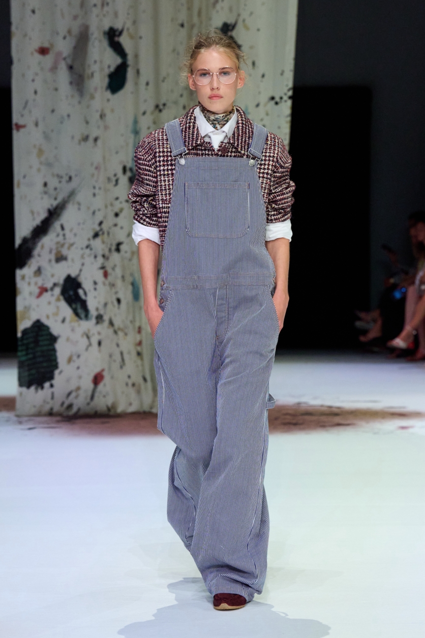 ss27-copenhagen-fashion-week-munthe-runway-2x3-james-cochrane-2