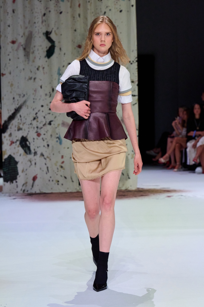 ss27-copenhagen-fashion-week-munthe-runway-2x3-james-cochrane-22