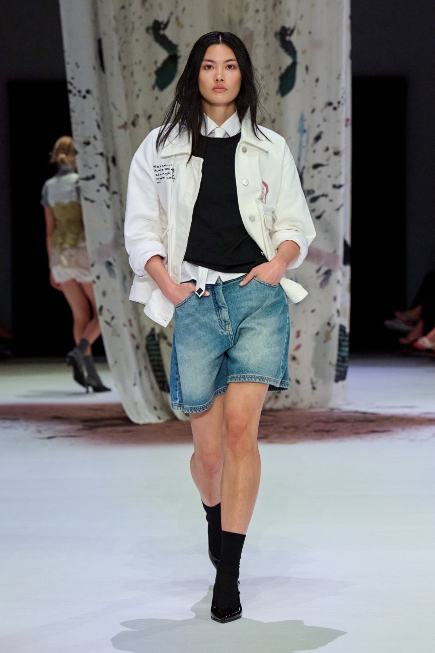 ss27-copenhagen-fashion-week-munthe-runway-2x3-james-cochrane-26