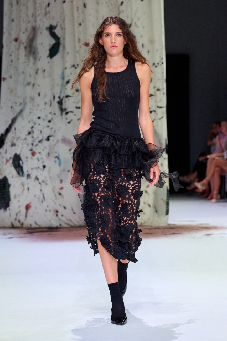 ss27-copenhagen-fashion-week-munthe-runway-2x3-james-cochrane-36