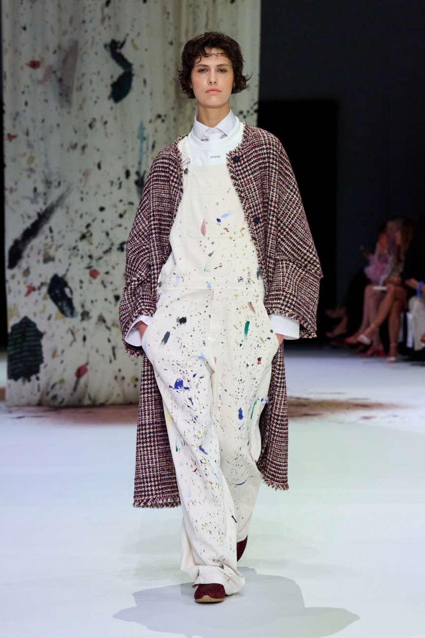 ss27-copenhagen-fashion-week-munthe-runway-2x3-james-cochrane-4