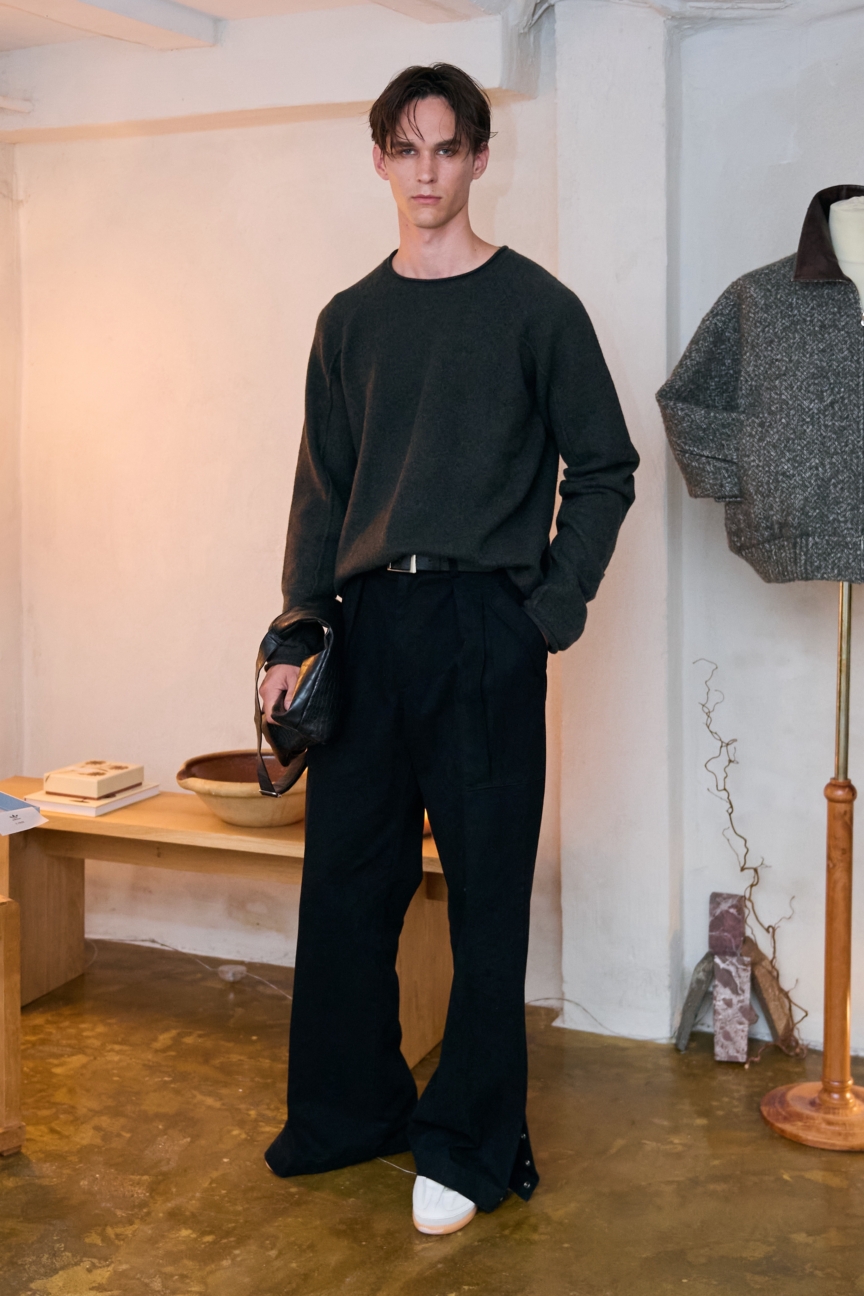 ss27-copenhagen-fashion-week-o-files-runway-2x3-james-cochrane-4