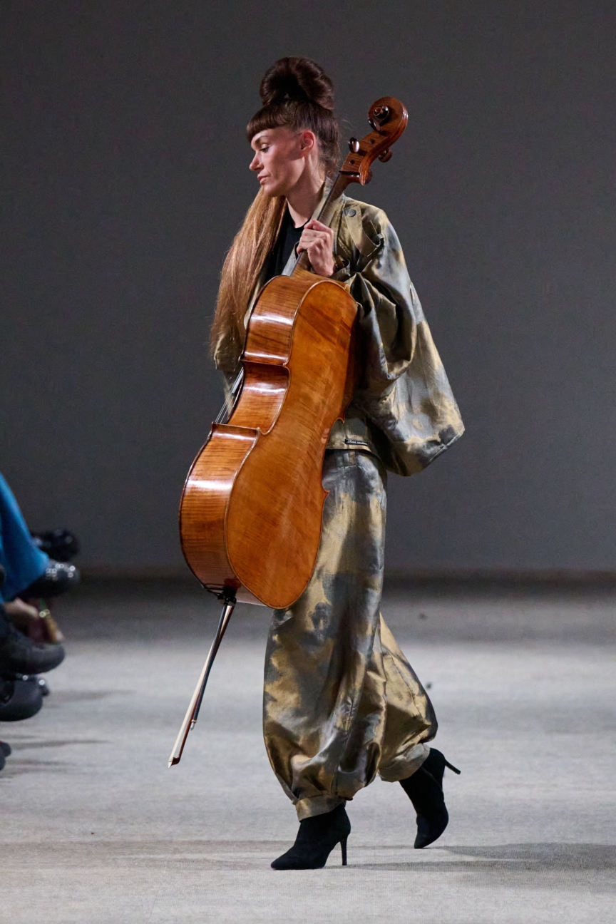 ss27-copenhagen-fashion-week-rene-runway-2x3-james-cochrane-1