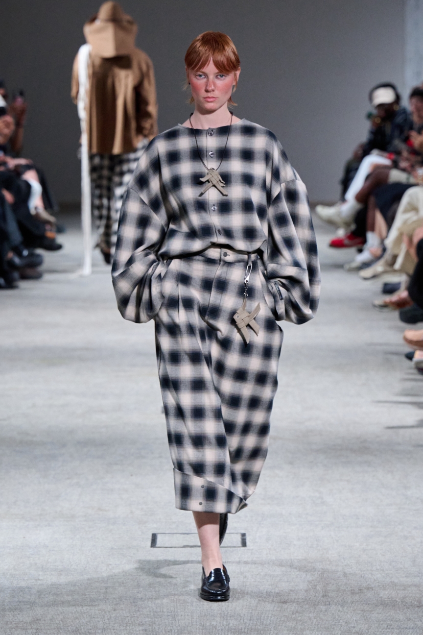 ss27-copenhagen-fashion-week-rene-runway-2x3-james-cochrane-14