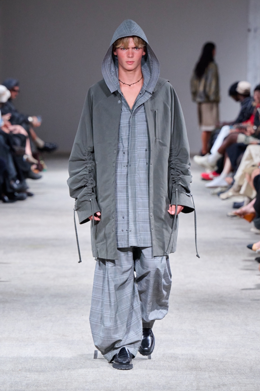 ss27-copenhagen-fashion-week-rene-runway-2x3-james-cochrane-5