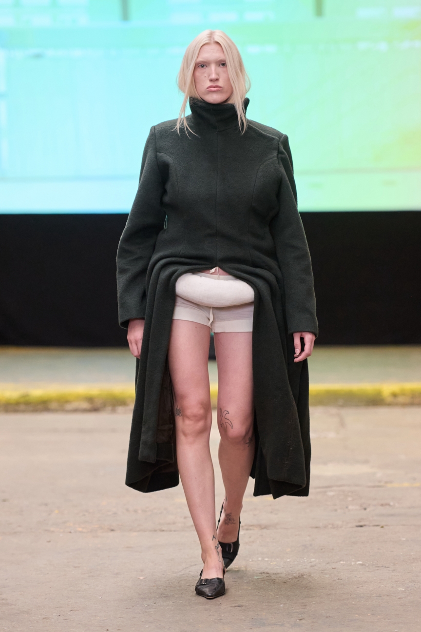 ss27-copenhagen-fashion-week-fashion-scandinavian-academy-of-fashion-design-runway-2x3-james-cochrane-1