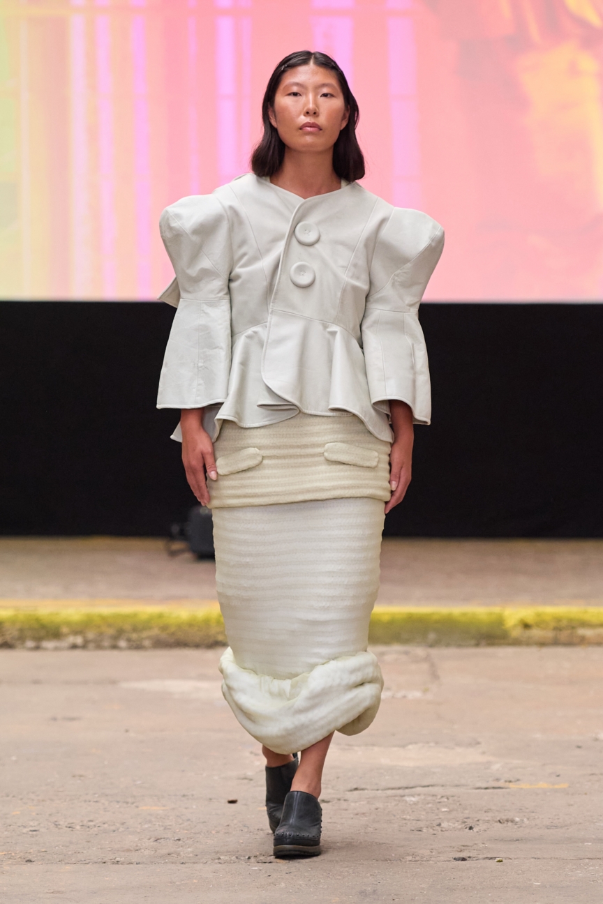 ss27-copenhagen-fashion-week-fashion-scandinavian-academy-of-fashion-design-runway-2x3-james-cochrane-2