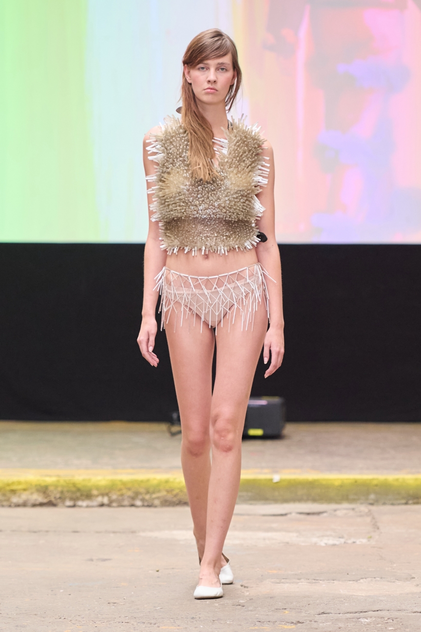 ss27-copenhagen-fashion-week-fashion-scandinavian-academy-of-fashion-design-runway-2x3-james-cochrane-29