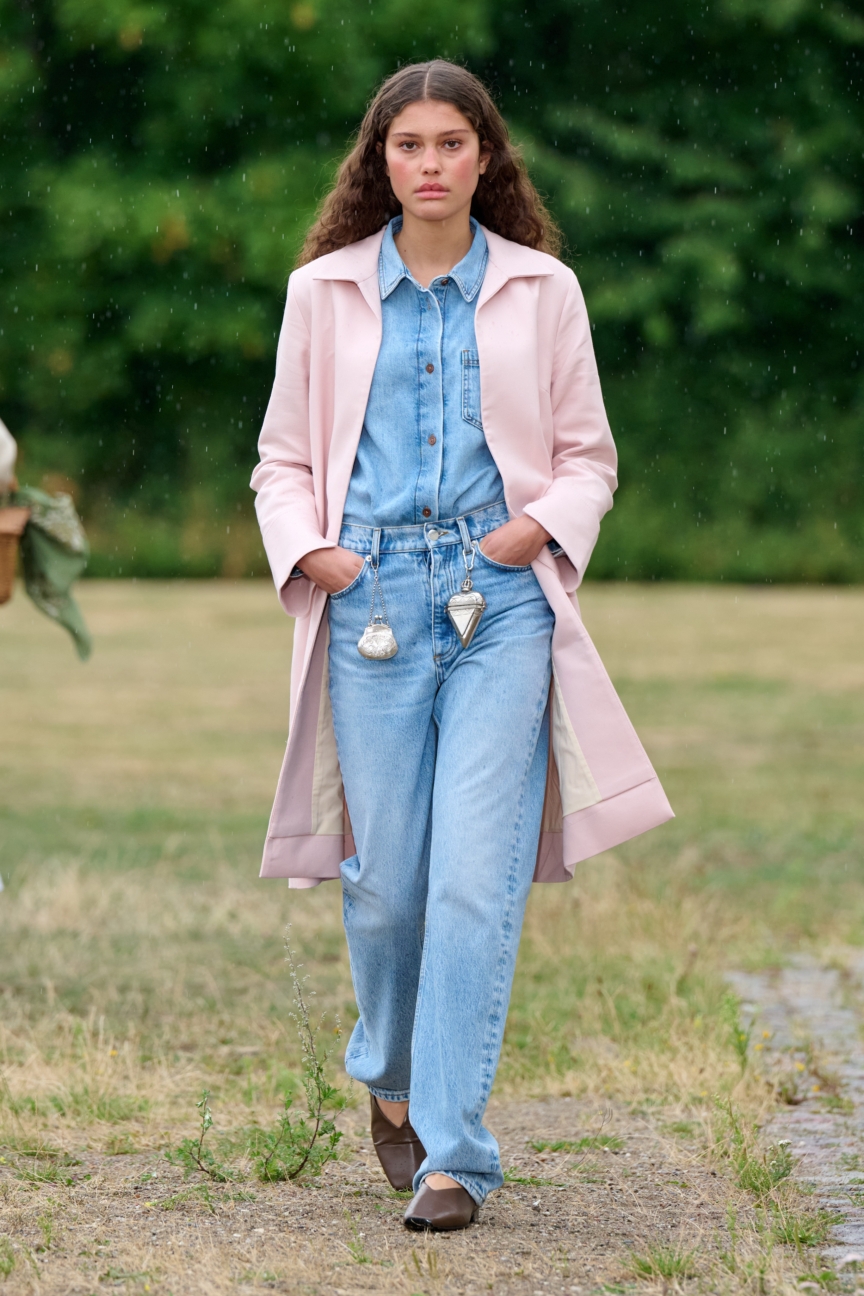 ss27-copenhagen-fashion-week-skall-studio-runway-2x3-james-cochrane-12
