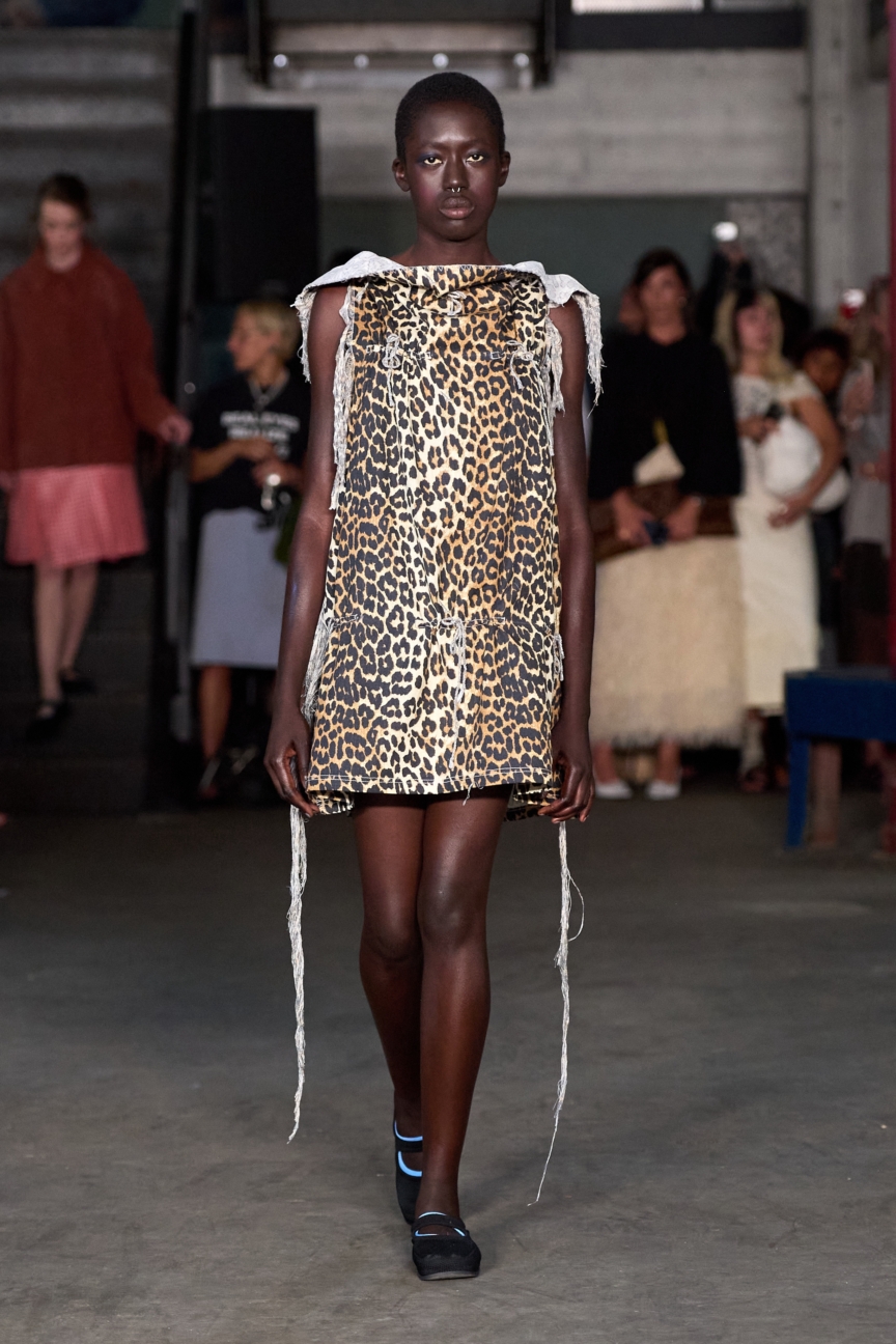 ss27-copenhagen-fashion-week-stem-runway-2x3-james-cochrane-2