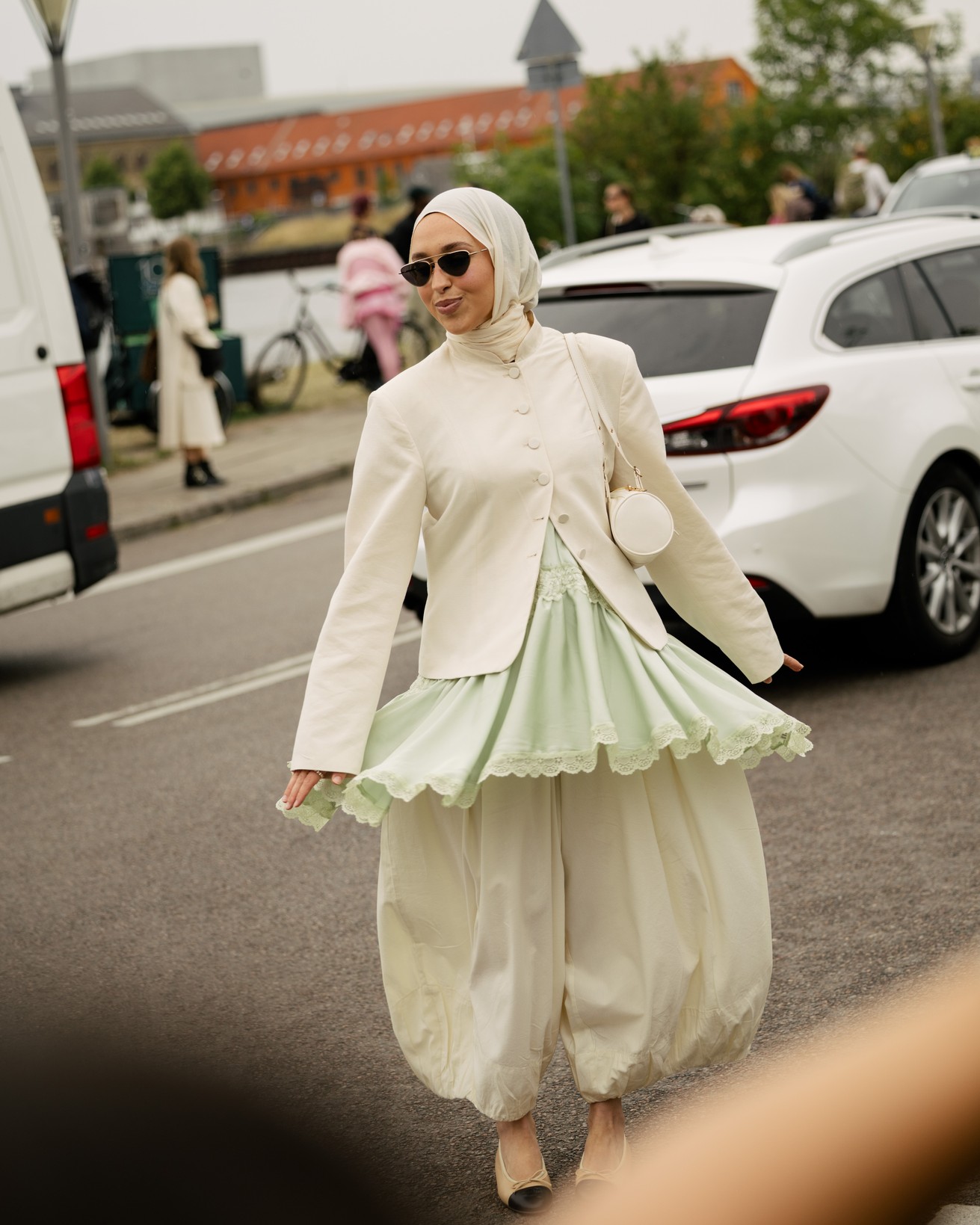 ss27-copenhagen-fashion-week-street-style-day-2-noor-u-nisa-khan-24