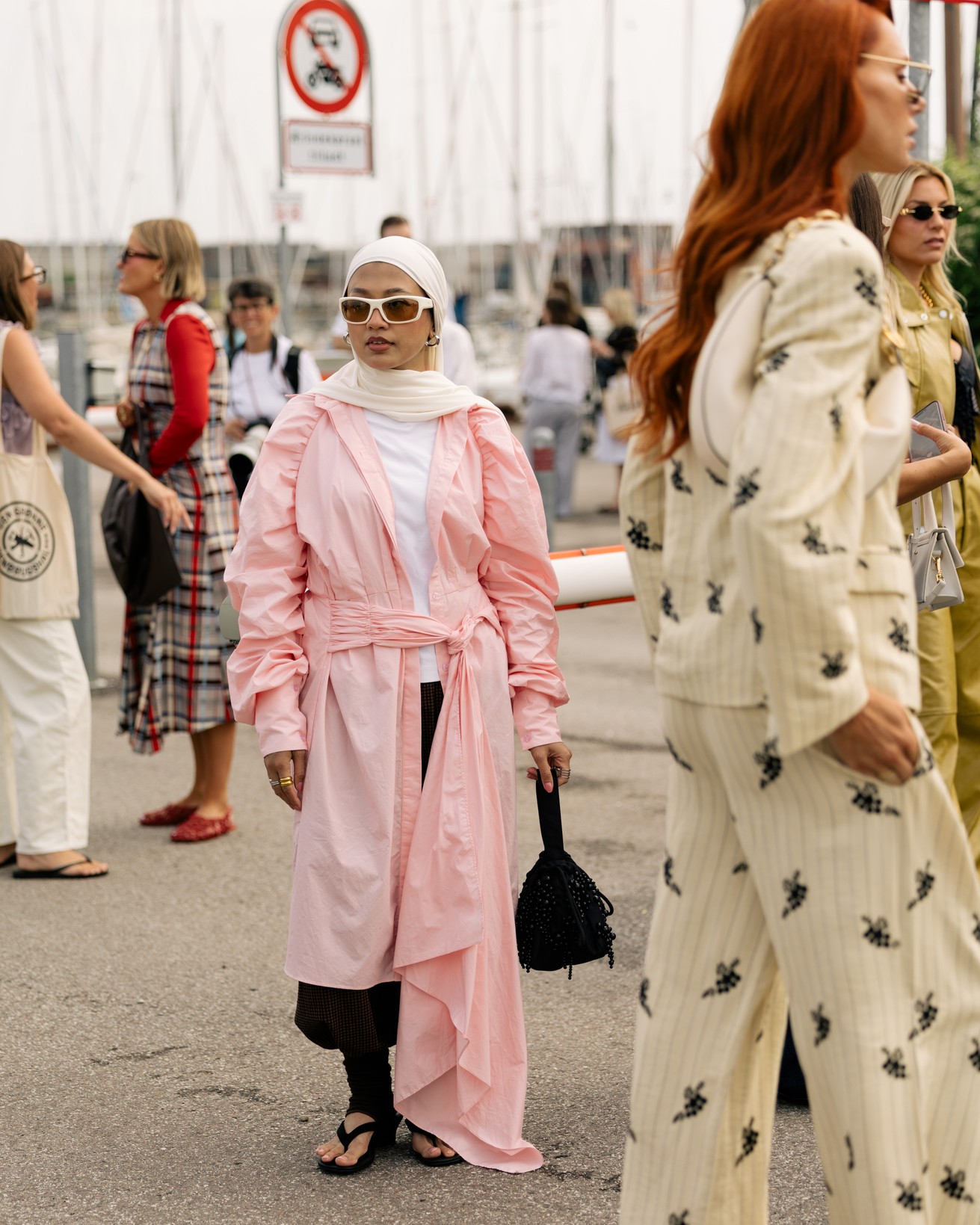 ss27-copenhagen-fashion-week-street-style-day-3-noor-u-nisa-khan-13