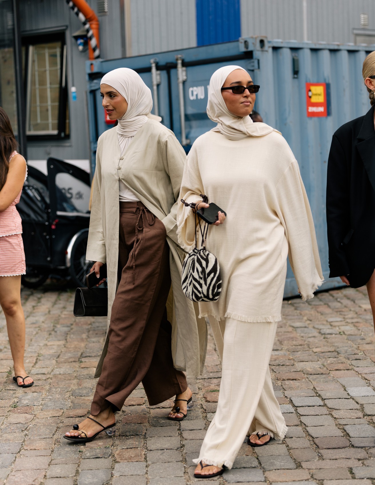 ss27-copenhagen-fashion-week-street-style-day-3-noor-u-nisa-khan-51