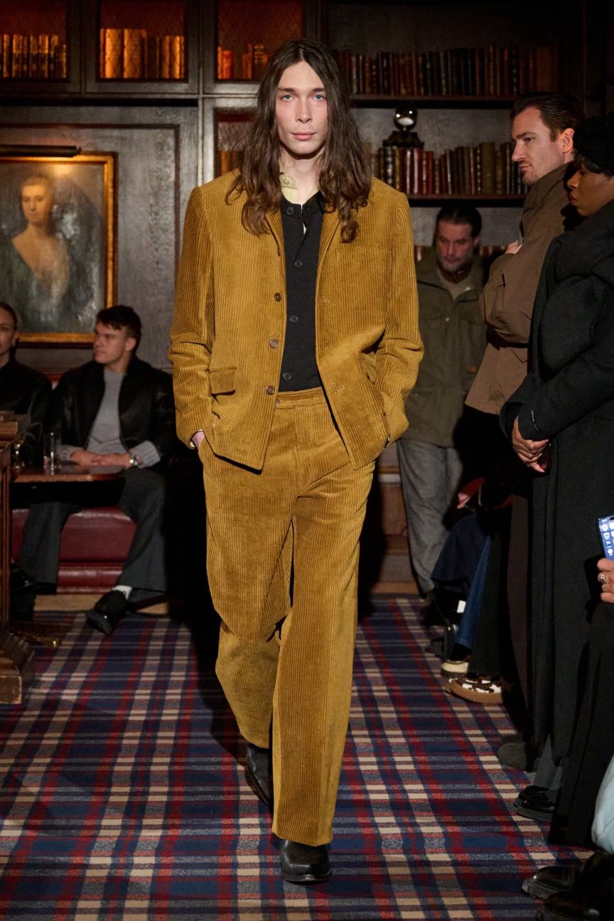 aw26-copenhagen-fashion-week-sunflower-runway-2x3-james-cochrane-23