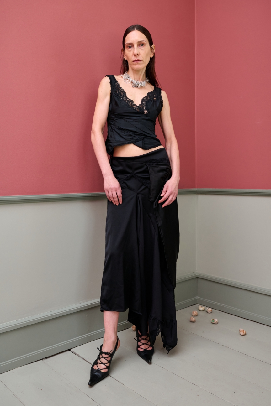 ss27-copenhagen-fashion-week-taus-runway-2x3-james-cochrane-1
