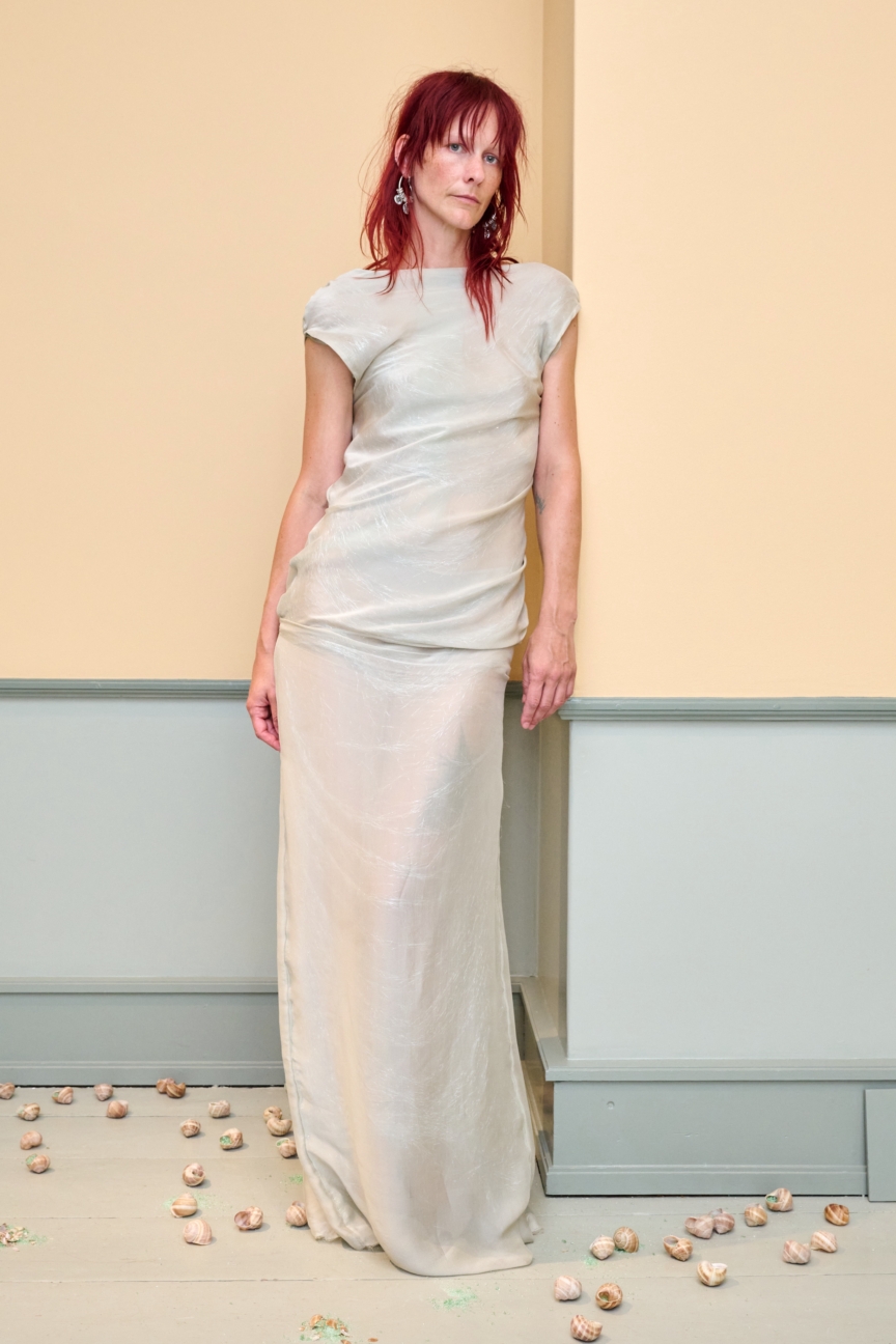 ss27-copenhagen-fashion-week-taus-runway-2x3-james-cochrane-11