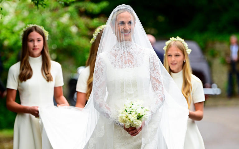 harriet-sperling-wedding-day-to-peter-phillips